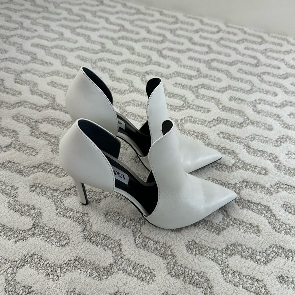 Steve Madden White Pointed Bootie Heels